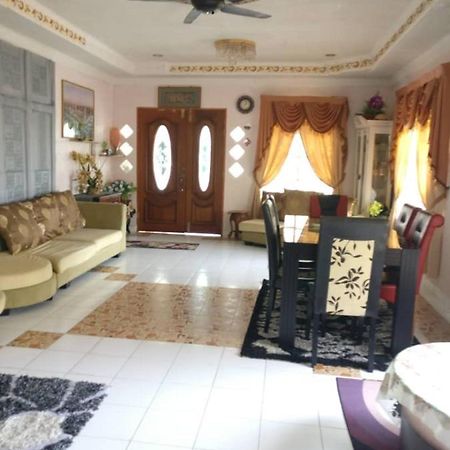 Love Homestay Ct Kangar Esterno foto