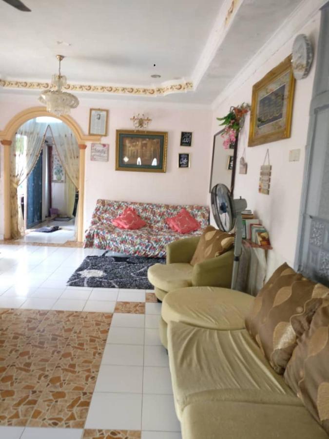 Love Homestay Ct Kangar Esterno foto